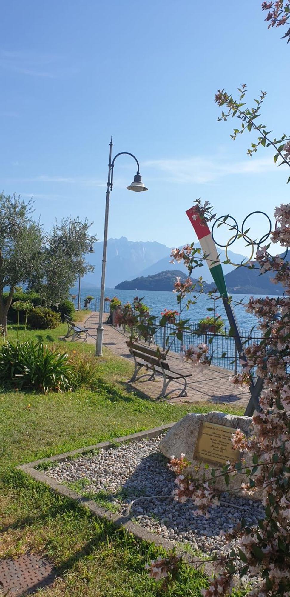 Residence Laguna Beach Pianello Del Lario Extérieur photo