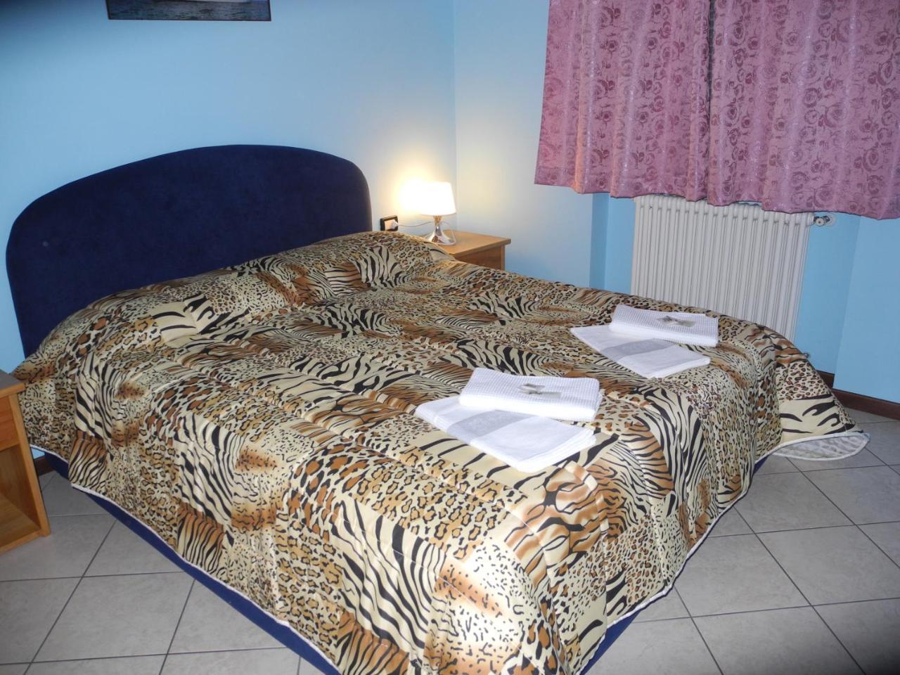 Residence Laguna Beach Pianello Del Lario Extérieur photo
