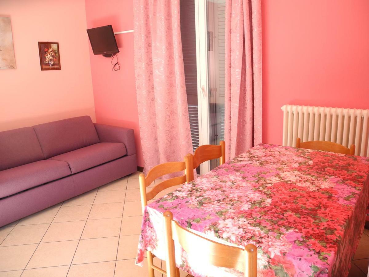 Residence Laguna Beach Pianello Del Lario Extérieur photo
